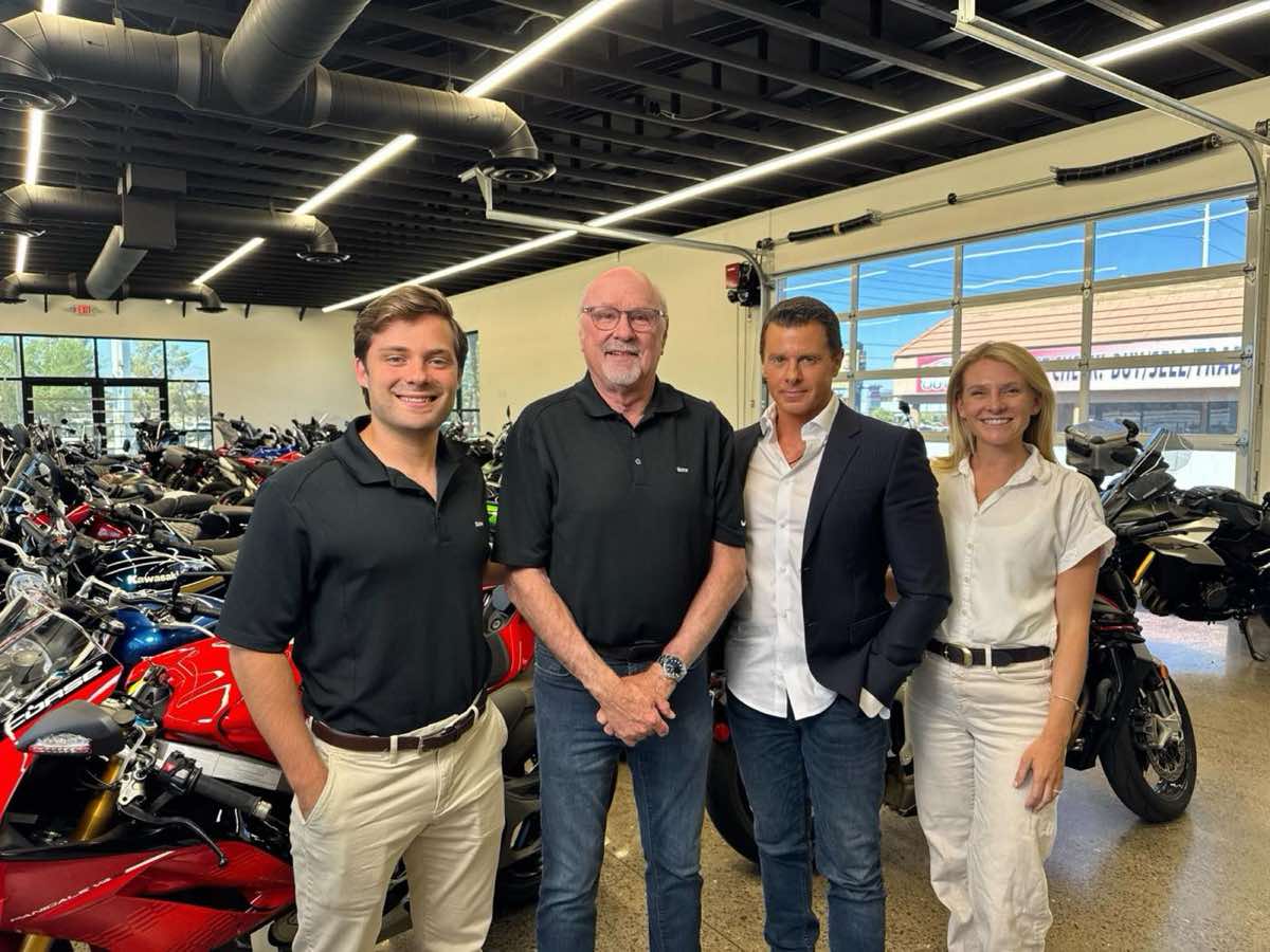 The Ekho and EuroCycle teams on the showroom floor in Las Vegas